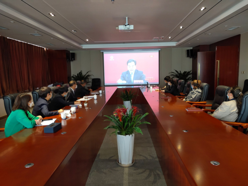 yl7703永利集团组织干部职工收看&ldquo;中国这十年&middot;青海&rdquo;主题新闻发布会