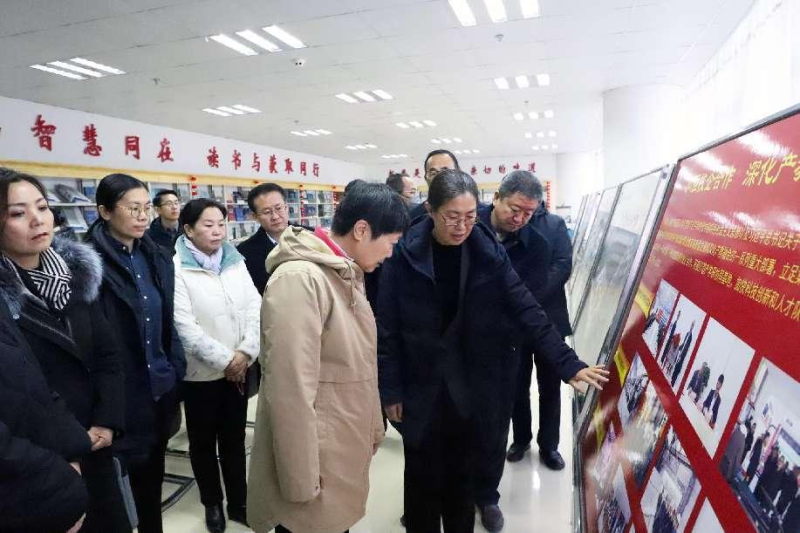 省政协副主席王绚一行 莅临yl7703永利集团进行工作调研