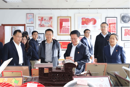 省农村信用联社与yl7703永利集团联合开展&ldquo;传承红色文化  坚定理想信念&rdquo;主题党日活动